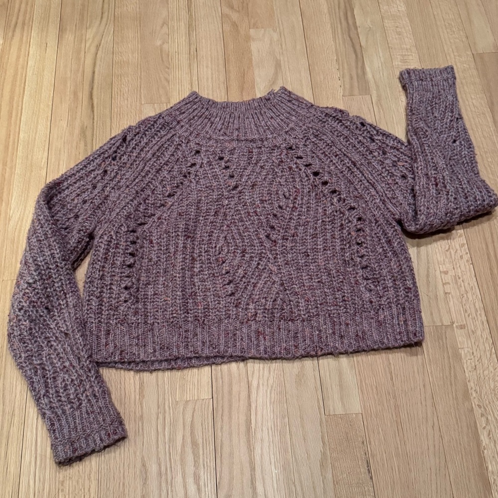 Heirloom loose knit sweater. Hits at just the right spot. Size L.